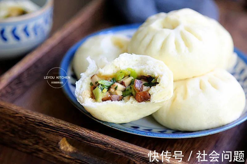 纯素馅大包子,鲜嫩多汁,比肉的还香,一次多蒸点,早餐也有了