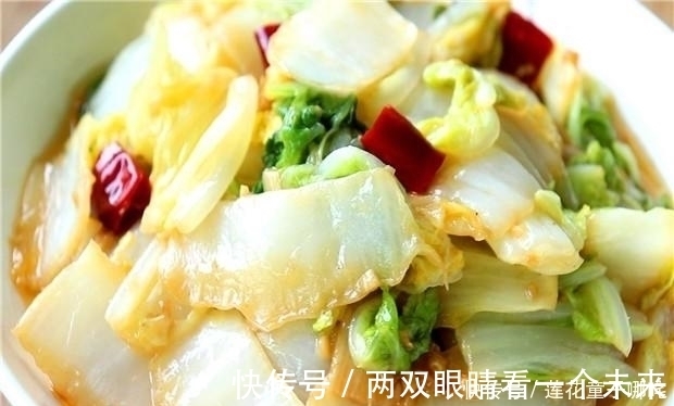白菜帮|炒白菜很多人一开始就做错，教你个小窍门，出锅超好吃，还不出水