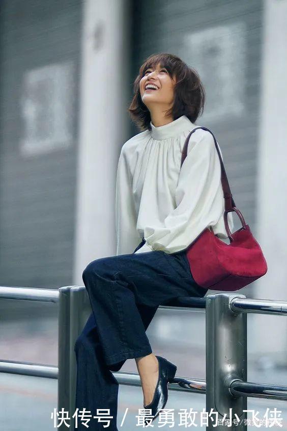 谁说50岁就是奶奶这位51岁博主的减龄搭配,得体优雅、照搬简单