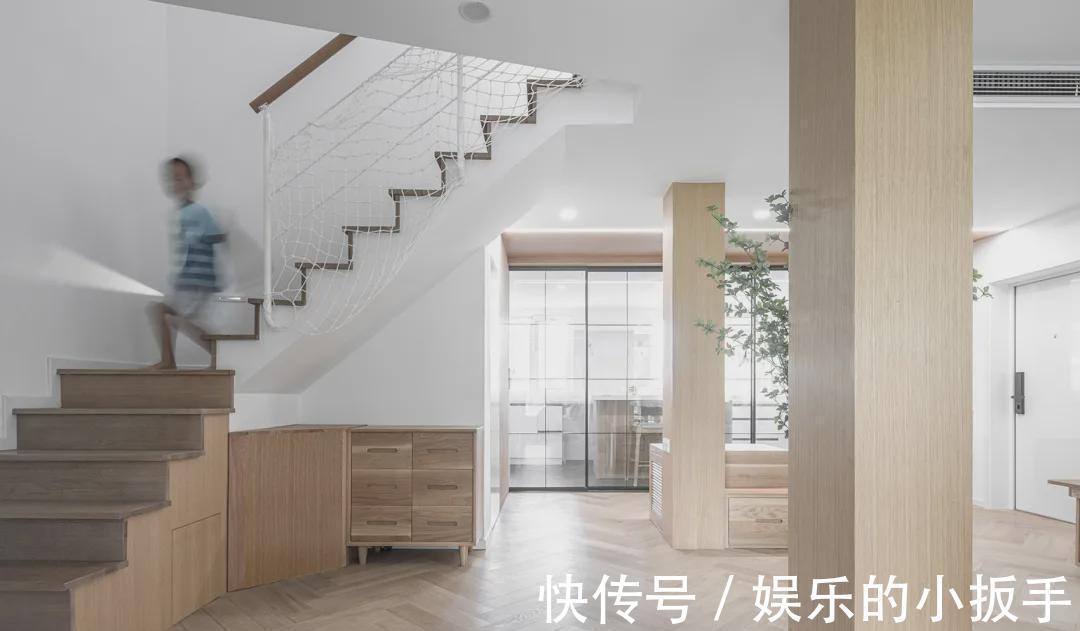 大理石|楼梯间堆杂物！是房价不够高？