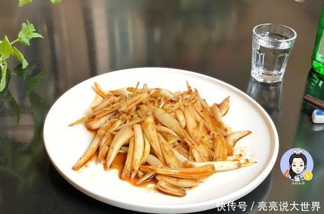 它被人称“菜中灵芝”，简单一拌就好吃，5块钱一斤，遇见别错过