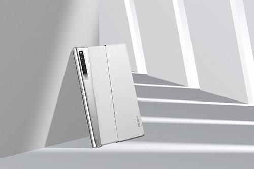 概念|快看丨OPPO发布卷轴屏概念手机，屏幕大小可滑动调节