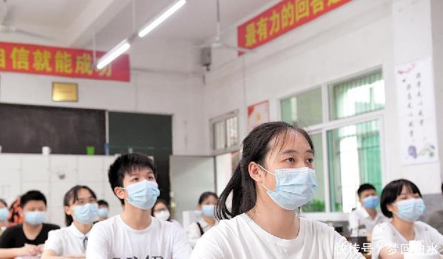 北京大学录取|江苏考生被北京大学录取，父母发朋友圈报喜，等来的却是心寒