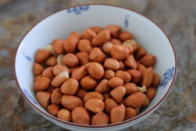 把1斤玉米面这样炒下,1周的早餐就有了,早起冲1碗,暖心又暖胃