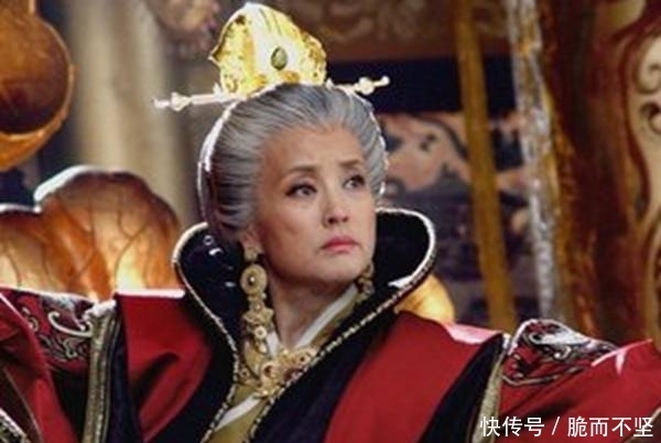 封神中有三个变性人, 一个孔宣, 一个慈航, 另一个千年后当了女皇