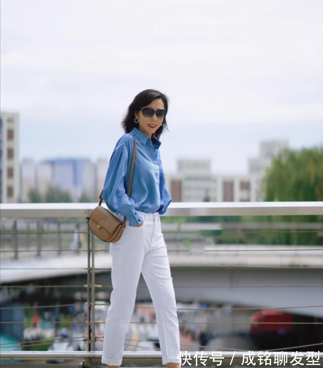 衬衫|五十岁颜值普通的女人，学学这位博主的穿搭，不掉档次又有品位