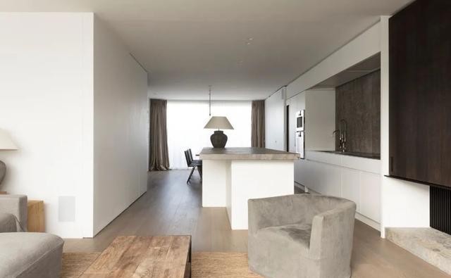 踢脚线|不靠豪装,靠气质,极简风成功制胜,以后我家装修就选这种风格!