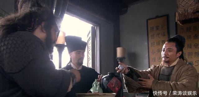 水浒|“人情”是水浒中的硬通货,林冲的人情值25两,武松李逵值10两