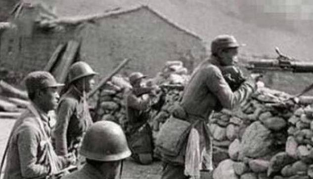 军事史|上级命他死守7天，他错听成“守47天”，结果打出军事史上的奇迹