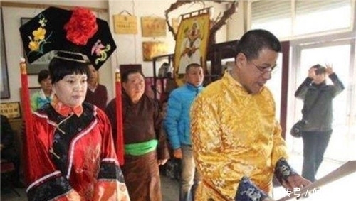 上交|他手戴价值上亿的乾隆扳指,专家建议上交,他说6字让专家沉默了