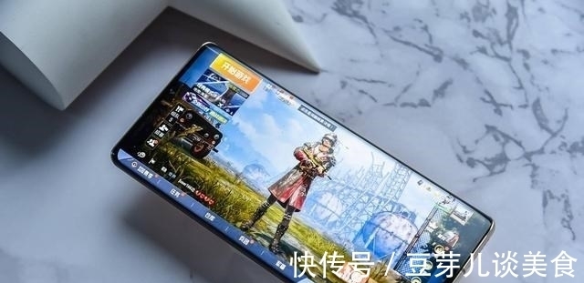 oled|华为Mate40 Pro终于降价，麒麟9000+曲面屏+IP68，还值得入手吗？