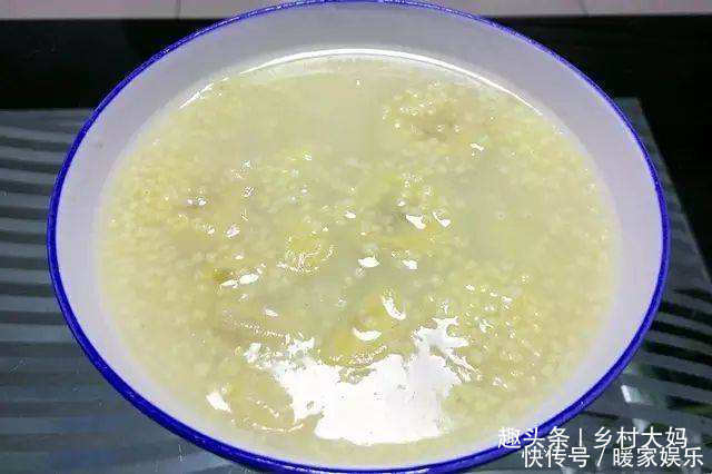 睡眠质量|每天晚上坚持吃一碗,湿气没了,失眠也好了,女性想补血可以试试