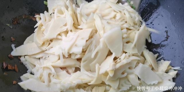 竹笋到底要不要焯水很多人少了这一步,难怪炒出的竹笋有涩味