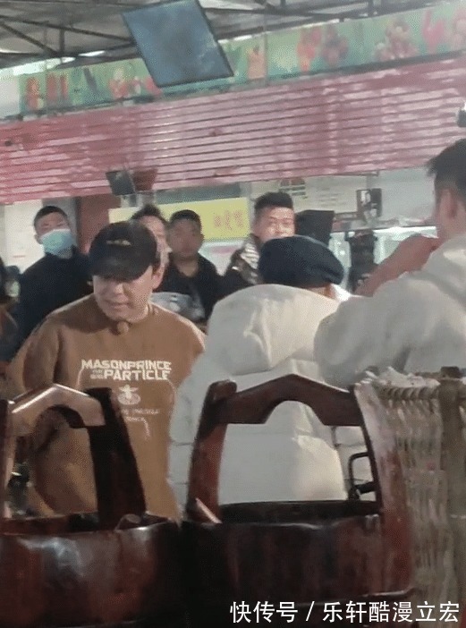 佟丽娅黄渤陈赫等菜市场录节目,丫丫化身“水果西施”真人超美