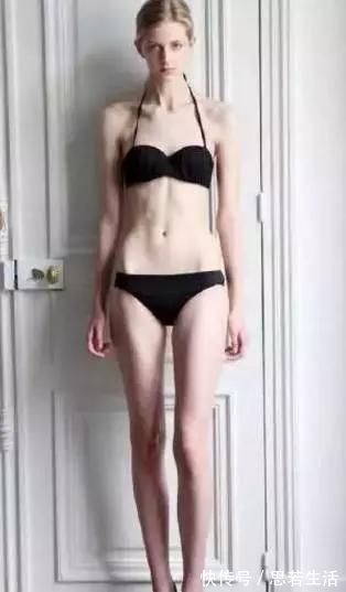 两手|坚持这个动作,相当于做了100个俯卧撑,甩掉腹部多余肉肉