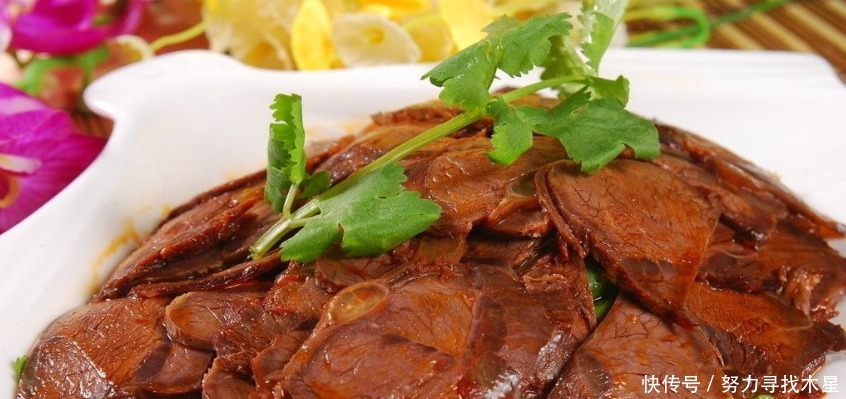 五香卤牛肉怎么做?比例和配方告诉你,牛肉红润油亮,酥烂鲜香!