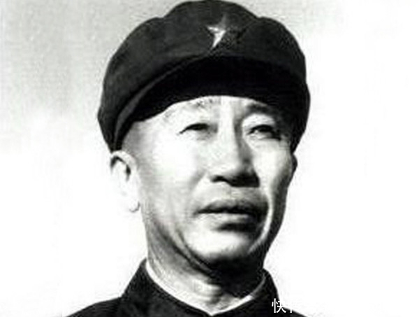 中将|解方被授予开国少将,彭老总说:那我就只能当个中将了