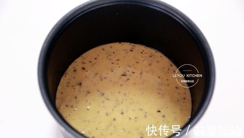 枣糕|想吃枣糕，用电饭锅就能做，不用打发，不用发酵，拌好面糊就入锅
