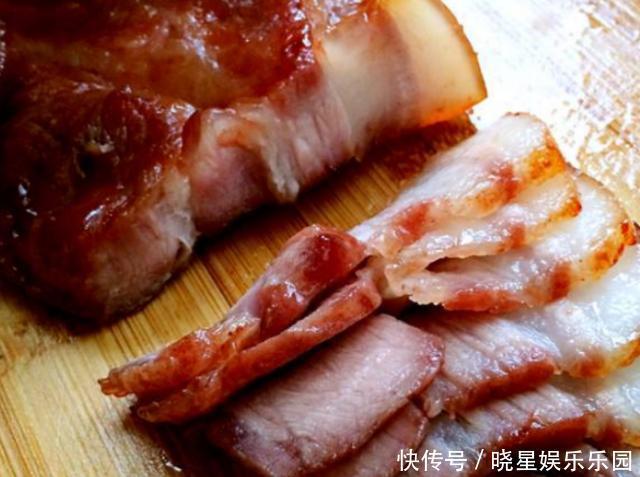 猪肉教你用电饭锅做,好吃不腻,出锅后比烤肉还香,孩子超爱吃!