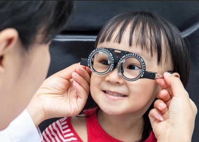 周行涛|5岁半孩子近视1000度,医生查出原因后,家长崩溃!