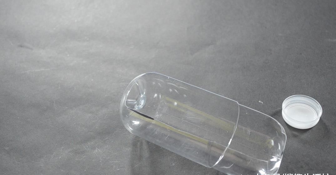  省钱|塑料瓶我再也不扔了, 改造一下, 粘在厨房里有大用处, 省钱又实用