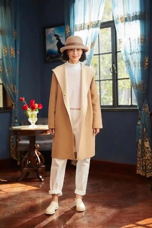 40岁以上的女人学“别人家的妈妈”穿搭,简约气质,减龄有品位!