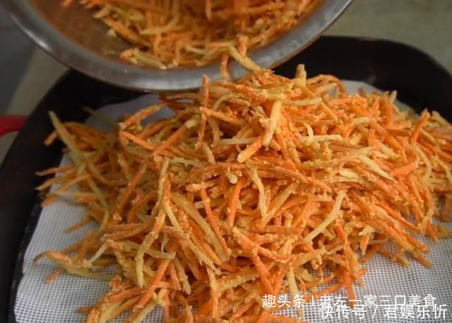 5根萝卜1个土豆,教你创意新吃法,不炒也不炖,既能当菜又当饭