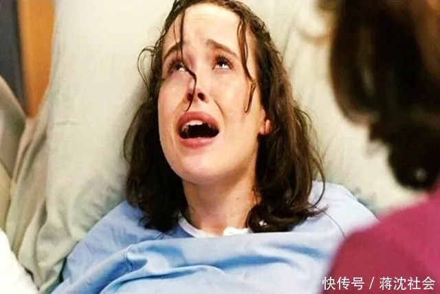 妈妈们|为什么有些产妇生完孩子后，胎盘不能自动娩出，还需要手剥胎盘