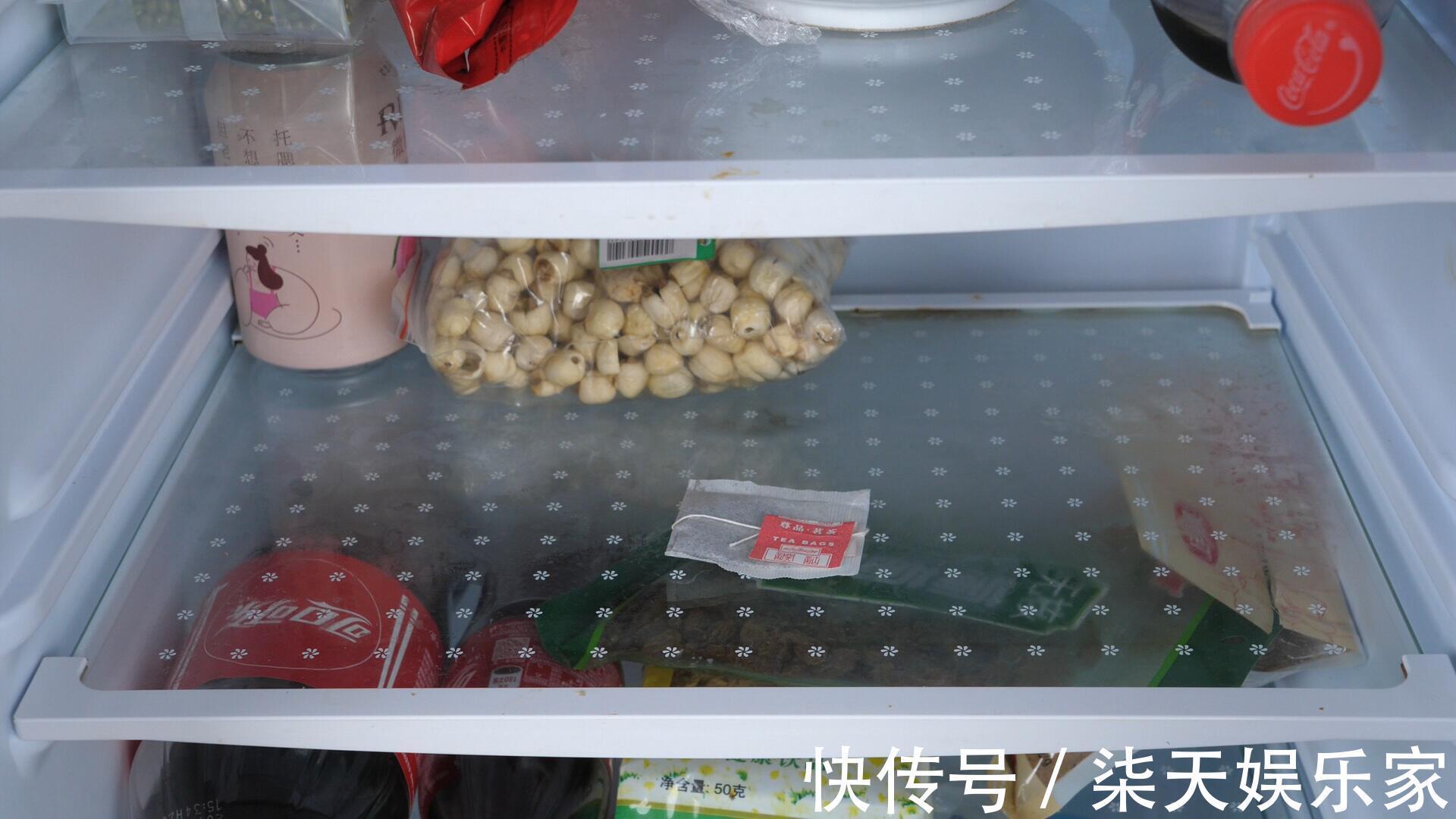 放进冰箱|冰箱里面放条毛巾，解决家家户户都困扰的一个难题，小窍门真实用