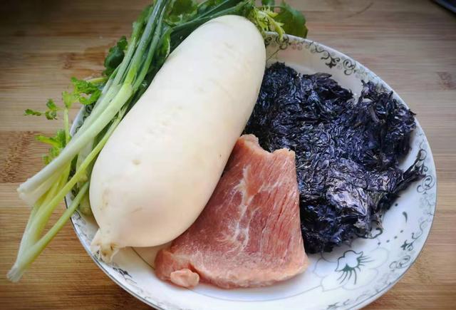 快来学做这个汤，营养健康，润肺养胃，简直是大补汤！