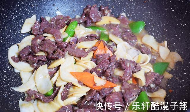 杏鲍菇炒牛肉|牛肉不要再煎着吃啦，牛肉和它一起炒，清脆爽滑、醇厚多汁