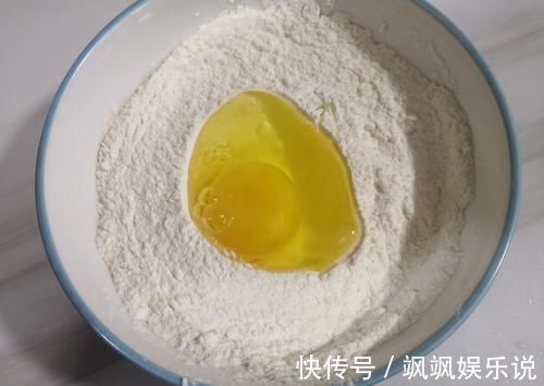 这道菜,年夜饭上每年都得有,寓意团圆,外酥内香,全家都爱吃