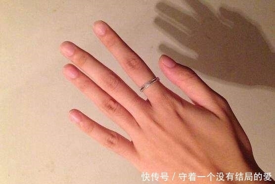 女孩子|女生爱不爱干净，从这4处地方就能看出来！特别第2处