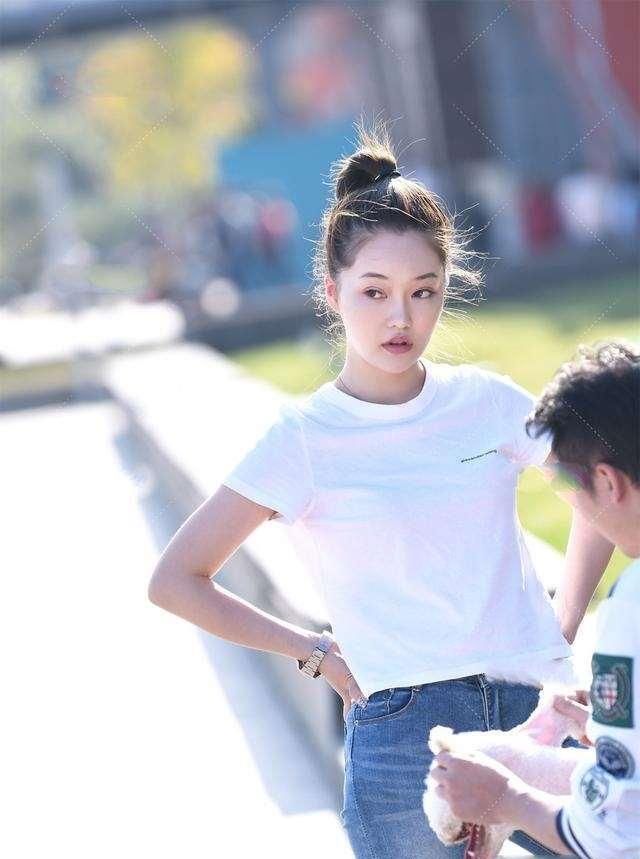 打底裤搭配不挑人，穿起来更随意，秒变妙龄少女