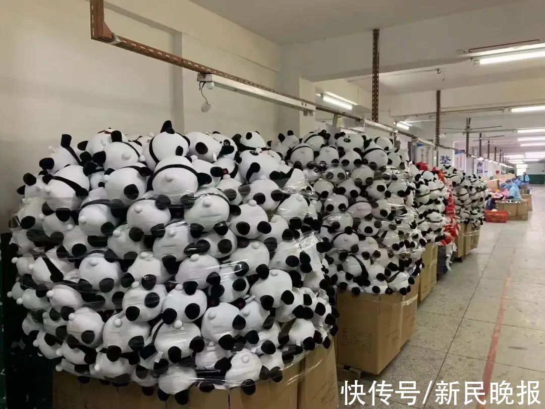 上海体育学院|“冰墩墩”太火了！沪上“一墩难求”！抢不到的网友，花样解决了这个问题