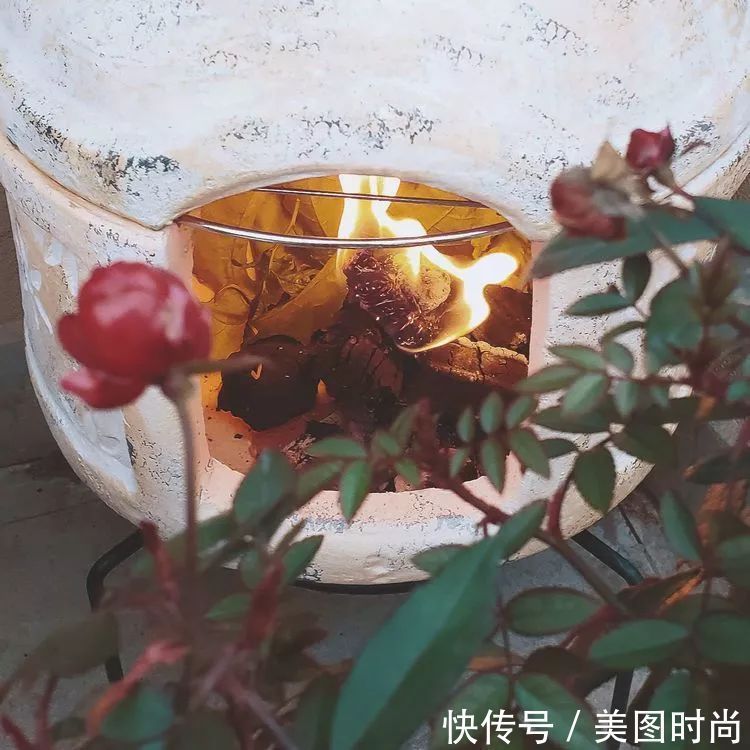 130㎡大露台,花1年改造成“花草蔬果园”,体验屋顶上的田园生活