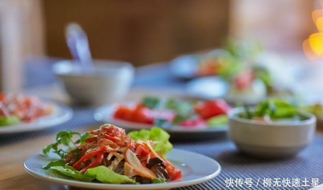 免费送|到餐馆吃饭,上菜前免费送一碟小菜,为啥呢其实都是店家的套路