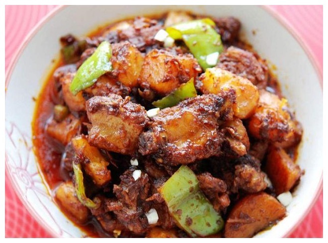 做排骨有讲究,开头放错水味道就差一半,网友难怪放嘴里咬不动