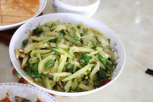 儿子放暑假了，晚餐三道家常菜，婆婆太抠门了，明天接走孙子