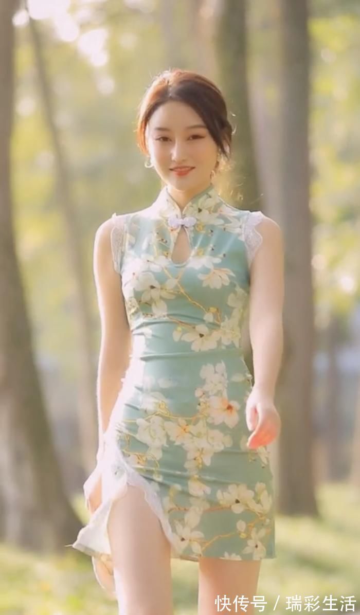 小姐姐|旗袍小姐姐,丹凤眼,细柳腰,美得可以做壁纸