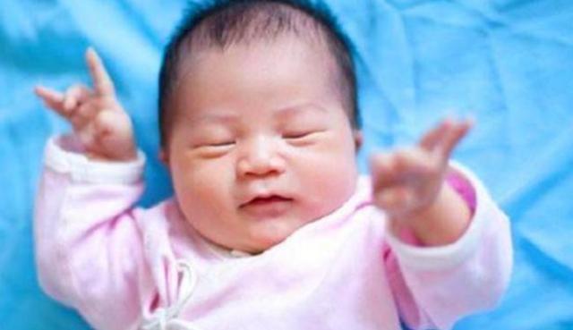 赵木木|护士给宝宝办理出生证，却不小心弄错名字，宝妈：就这名不改了