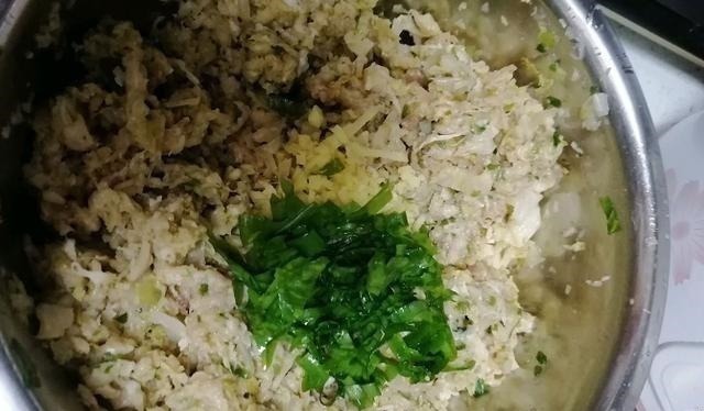 入秋后,就馋这个馅的饺子,东北人就好这一口,比萝卜韭菜鲜多了