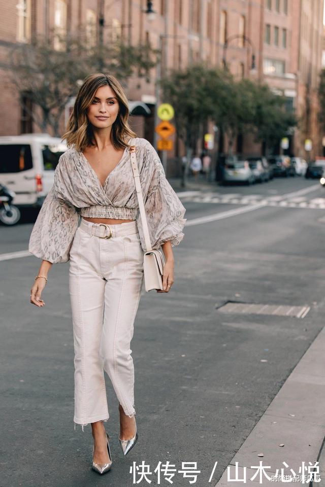 扔掉你的卫衣吧,太土了!现在流行穿挤奶装,时髦舒适还高级