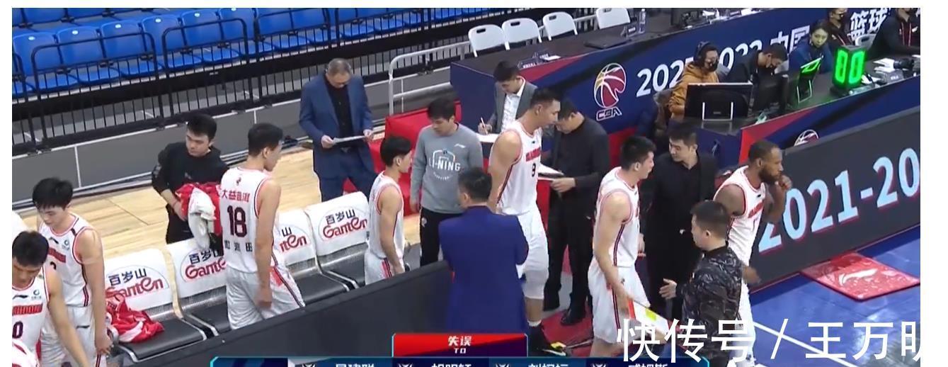 阿联|21分钟砍31分!姚明助阵,阿联爆发,杜锋终于笑了,广东男篮止血