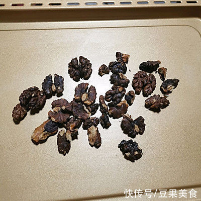 初冬小点心——低油红枣核桃蛋糕(老式枣糕)