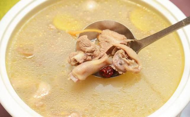 身体|坐月子到底应该吃什么?不同阶段吃不同食物,千万不要弄错了