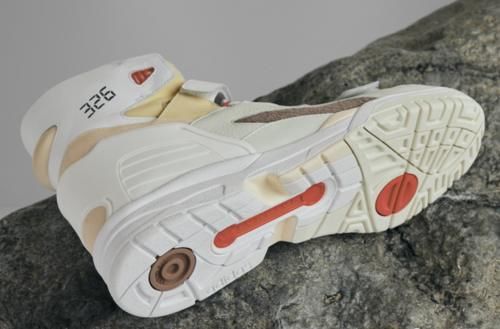  阿迪|阿迪版“太空鞋款”Vadawam 326隆重登场， 由说唱歌手Kid Ccudi亲自设计