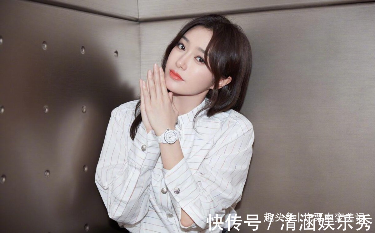 手表 女人带手表应该戴“左手”还是“右手”?看完就懂了,戴错很尴尬