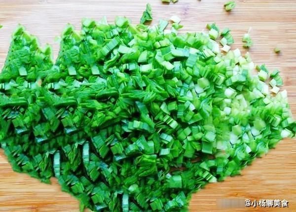 调饺子馅万万不能放它，多数人不懂偏要放，难怪饺子发柴又难吃