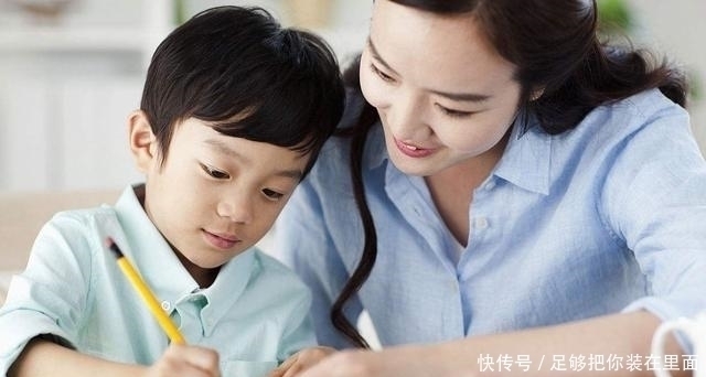 “最年轻婆婆”走红,新娘满脸委屈,亲家母尴尬,这是来抢风头的吧